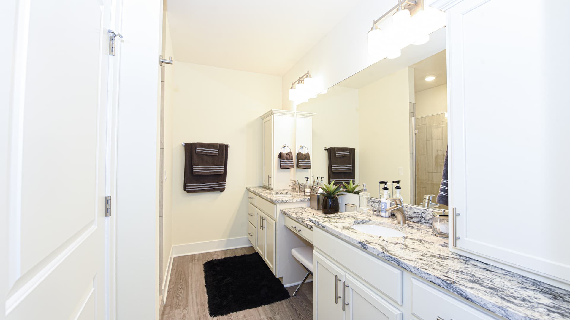 Photos of Greenfield Highlands Apartments in Greenfield, WI